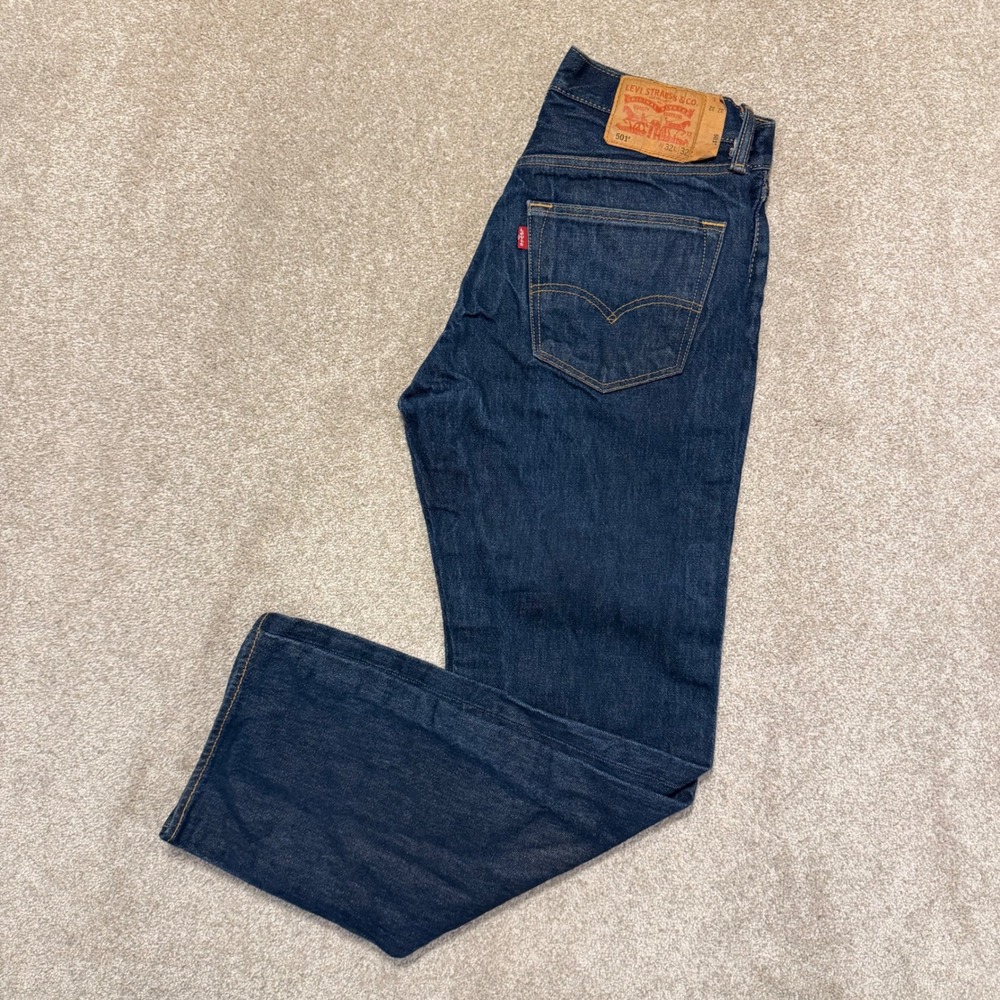 Levi's 501 Jeans Mens 32x32 actual (31x30) Dark Wash Blue Button Fly Denim